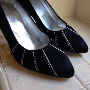 Stunning black heels